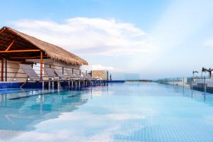 Hotel 52 Playa del Carmen内部或周边的泳池