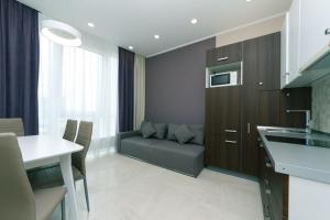 Apartment in Smart Plaza的休息区