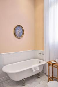 德尔卡斯科酒店的一间浴室