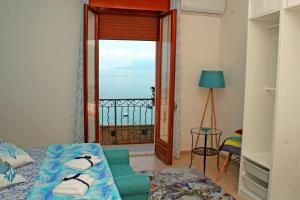 希拉Piana delle Galee的海景客房 - 带一张床
