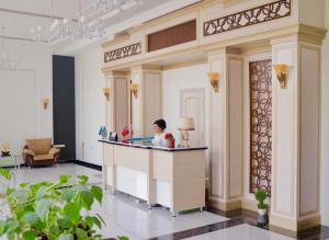 Asson Hotel Termez的员工