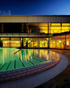 Baltic Zinnowitz - Hotel mit Meerwasserpool und Thermalbad内部或周边的泳池