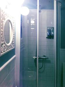 地中海宾馆的一间浴室