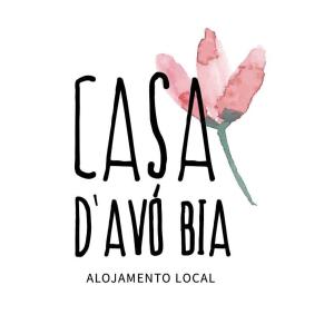 阿尔热祖尔Casa D' Avó Bia - Renovated House的黑色粉红色的花,用“laena daoya”的字眼
