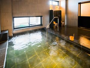 磐城Super Hotel Fukushima Iwaki的一间浴室,里面装有水池