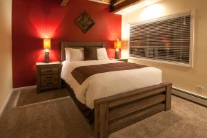 North Lake Lodges & Villas客房内的一张或多张床位