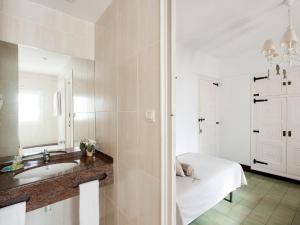 拉戈拉塔酒店的一间浴室