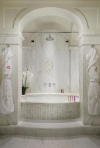 科拉别墅酒店的一间浴室