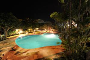 科科波科可波海滩别墅度假村的一个空的游泳池