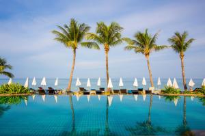 Lanta Casuarina Beach Resort - SHA Plus内部或周边的泳池