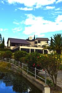 Quito Airport Suites Hotel内部或周边泳池景观