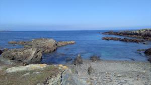 里瓦德奥A Minguxaina的海洋附近的水中一群岩石