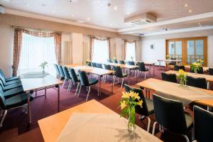 Best Western Hotel Helmstedt am Lappwald餐厅或其他用餐的地方