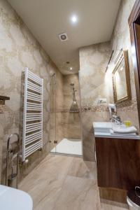 Hotel Lipowy Most的一间浴室