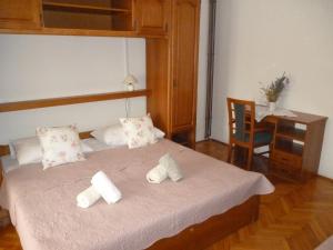 Apartments in Starigrad-Paklenica 33853客房内的一张或多张床位