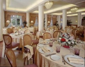 加尔多内-里维耶拉萨伏伊宫酒店的相册照片