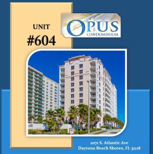德通纳海滩海岸Opus Condominiums的公寓大楼的 ⁇ 染