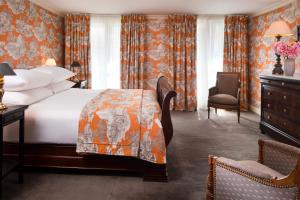 多瑙河圣日耳曼酒店客房内的一张或多张床位
