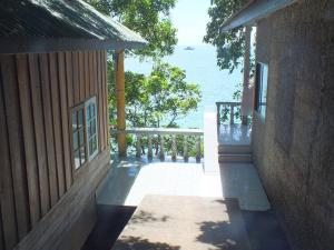 涛岛皇后龟岛度假酒店的海景阳台
