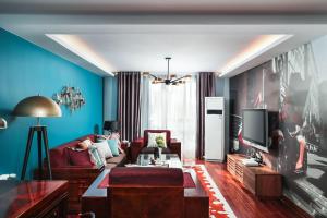 南京南京市鼓楼区·狮子桥·路客精品公寓·00152470的带沙发和电视的客厅