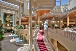 特里法Hasdrubal Prestige Thalassa & Spa Djerba的酒店大堂的景色