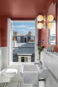 La Planque Hotel的一间浴室