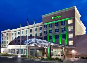 莫米Holiday Inn Toledo - Maumee I-80/90, an IHG Hotel的湖上尼亚加拉汉普顿旅馆