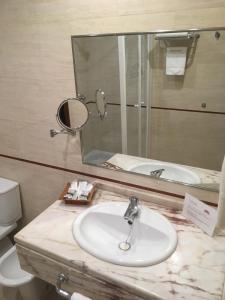 马诺洛梅奥酒店 的一间浴室