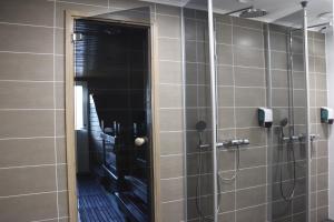 拉品萨图酒店的一间浴室