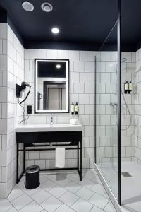 Arche Hotel Krakowska的一间浴室