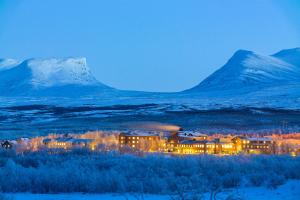 阿比斯库STF Abisko Turiststation的山地建筑