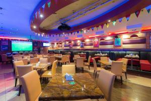 Fortune Plaza Hotel, Dubai Airport餐厅或其他用餐的地方