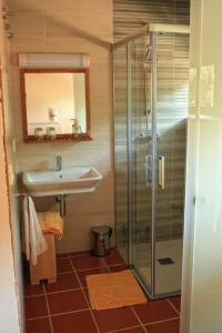 Hotel Rural Las Encinas的一间浴室