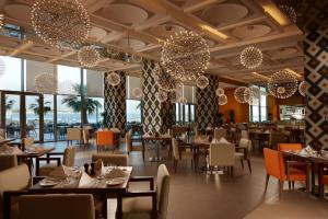 Royal M Hotel Abu Dhabi by Gewan的休息区