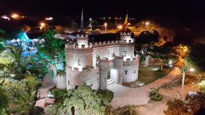 里奥阿查Eco-Hotel Villa Elina的一座城堡的模型