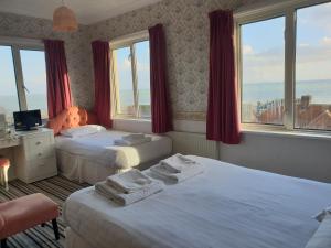 The Wight Bay Hotel - Isle of Wight客房内的一张或多张床位
