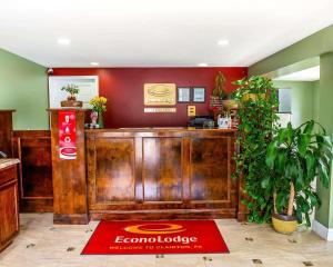 Econo Lodge Jefferson Hills Hwy 51大厅或接待区