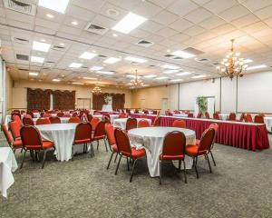 多森Clarion Inn & Suites Dothan South的相册照片