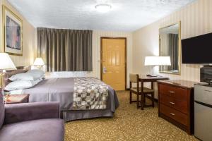 布兰福德Rodeway Inn & Suites Branford - Guilford的相册照片