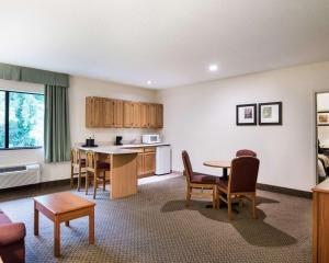 拉瓦莱Comfort Inn & Suites LaVale - Cumberland的相册照片