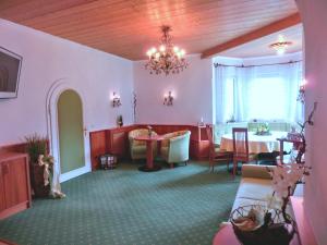 米滕瓦尔德卡尔尼龙堡酒店的相册照片