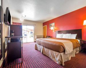 鲍威尔湖罗德威酒店 客房内的一张或多张床位