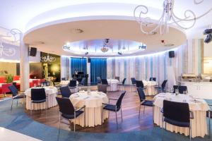 尼必斯基艺术水疗酒店 餐厅或其他用餐的地方