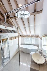 塔登汉姆Tuddenham Mill Luxury Hotel的相册照片