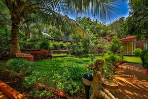 Zulu Land cottages - near Curlies beach shack and shiva valley - Anjuna beach外面的花园