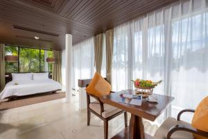 拉威海滩The Vijitt Resort Phuket - SHA Extra Plus的相册照片