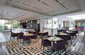 Stella Di Mare Dubai Marina Hotel餐厅或其他用餐的地方