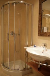 普鲁萨酒店的一间浴室