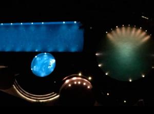 马六甲Silverscape Seaview B25-13的绿灯和蓝色的舞台