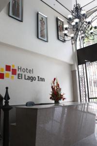 Hoteles Bogotá Inn El Lago Country大厅或接待区